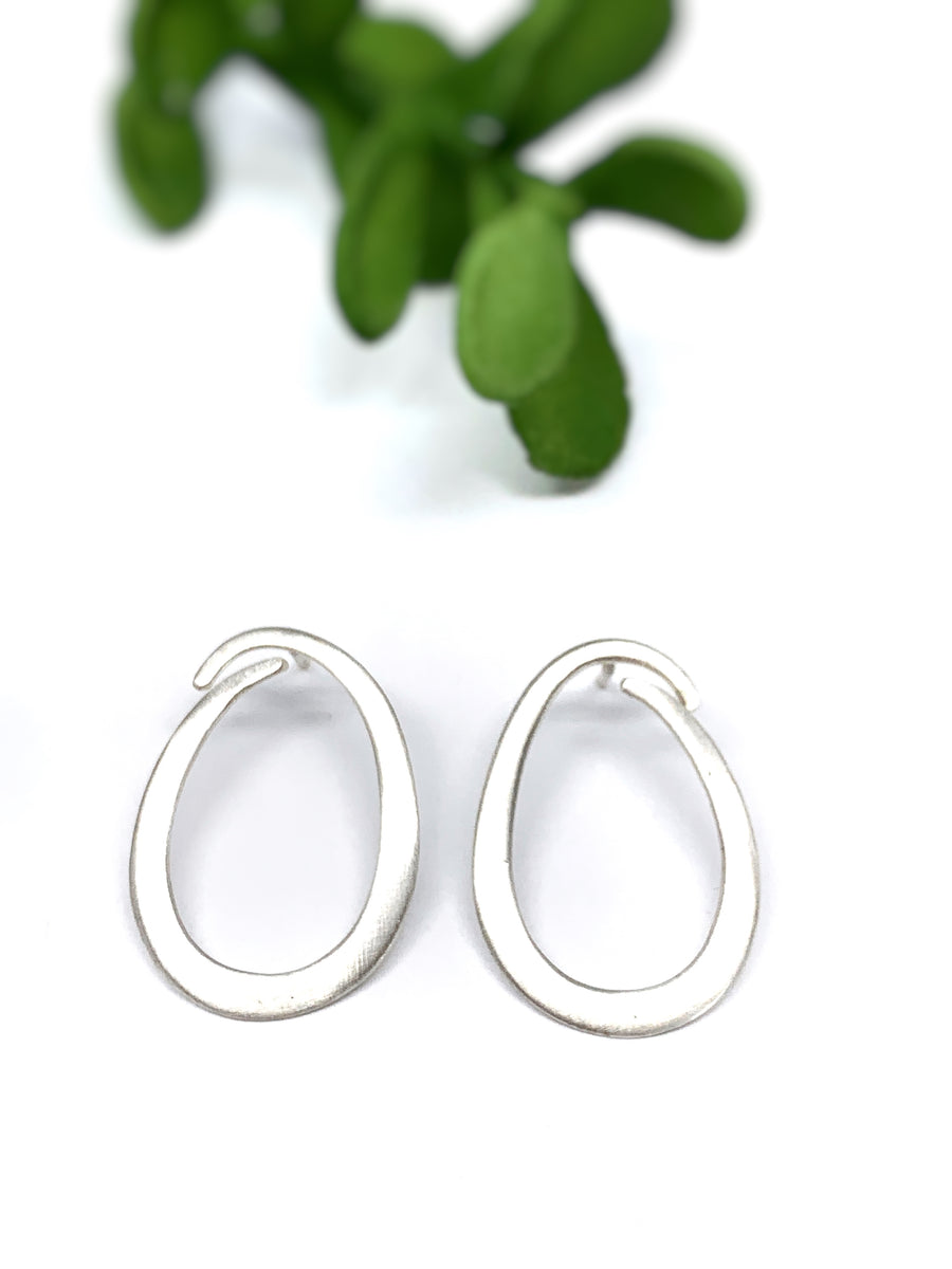 Ava Earrings in Medium size