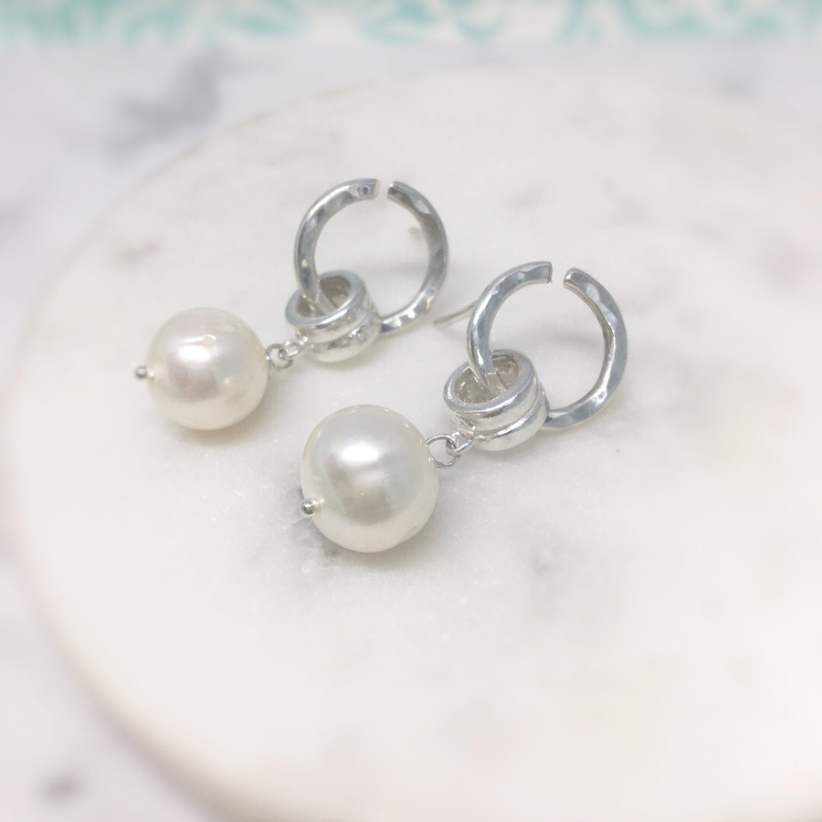 Michelle- Drop Pearl Earrings