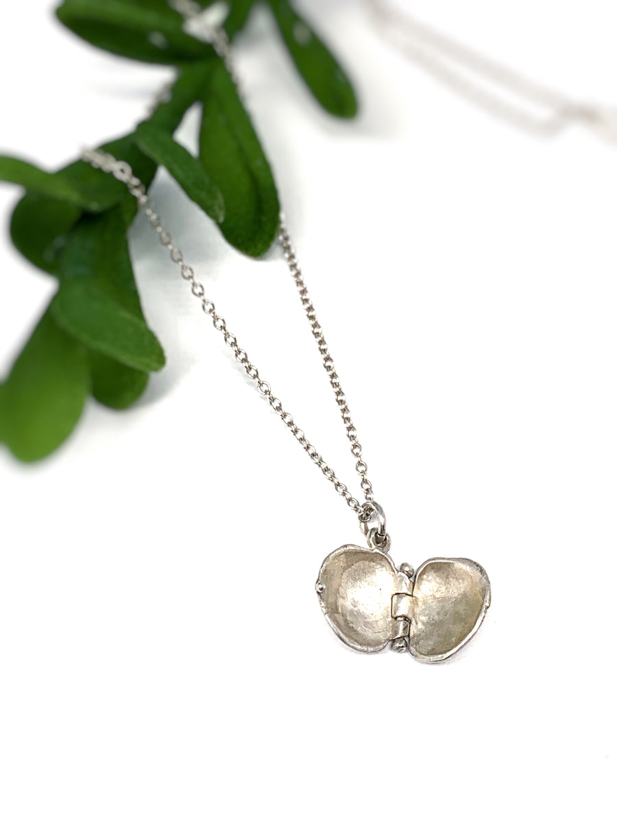 Clam Shell Necklace